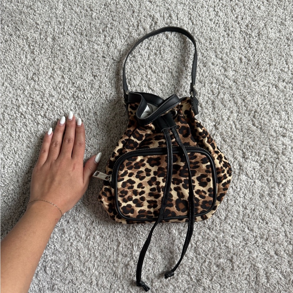 Leopard Pouch Bag - Picture 2 of 5